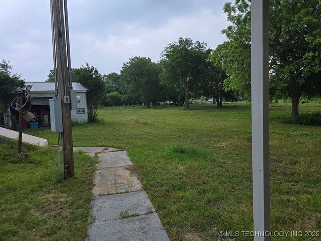 6750 Meridian Rd, House other with 3 bedrooms, 2 bathrooms and null parking in Ardmore OK | Image 5