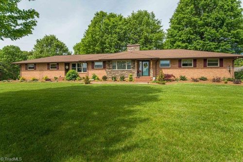 7044 Belews Creek Rd, Belews Creek, NC, 27009-9608 | Card Image
