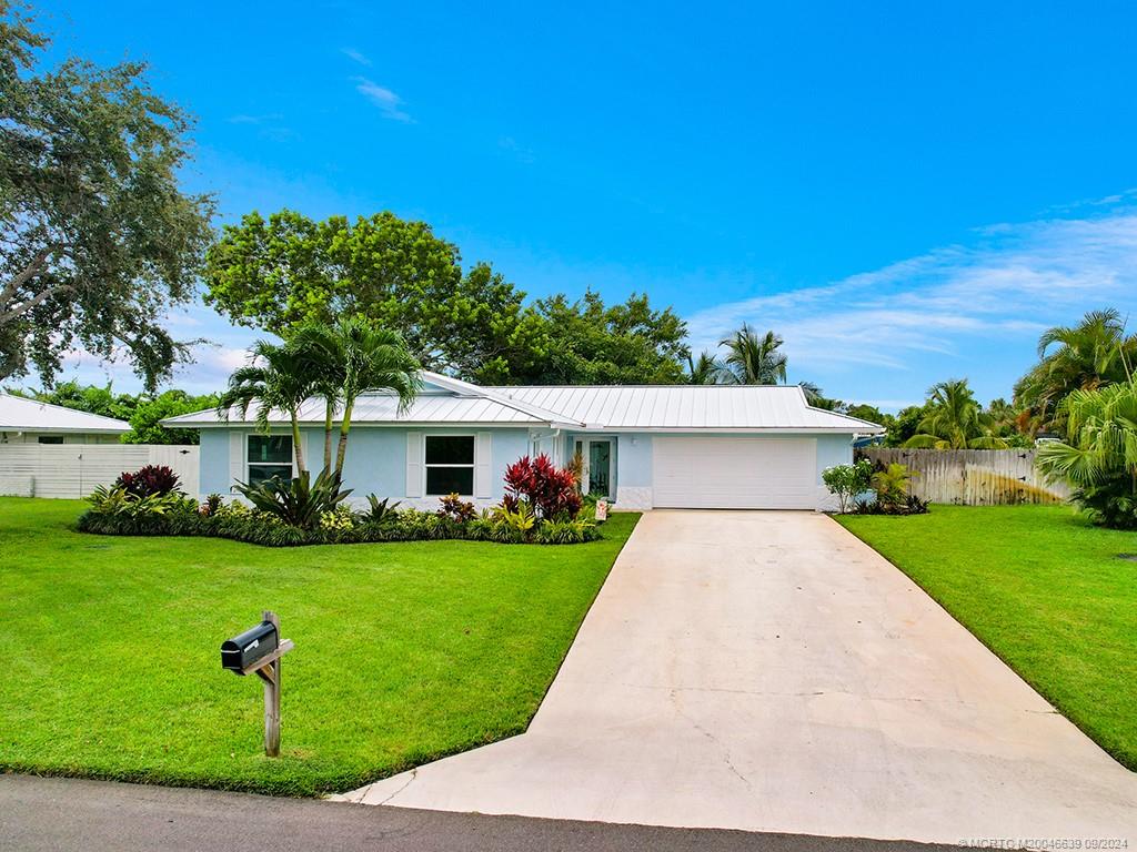 Sandcastle Cir, Hobe Sound, FL 33455