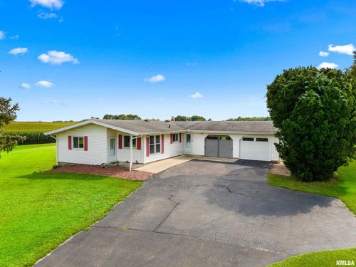 23677 E Park Rd, Farmington, IL, 61531-9322 | Card Image