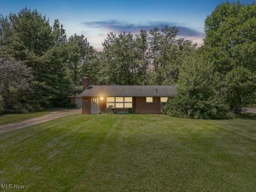 10962 Helmut Dr, Chardon, OH, 44024-9702 | Card Image