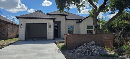 300 S East St, La Feria, TX, 78559-3040 | Card Image