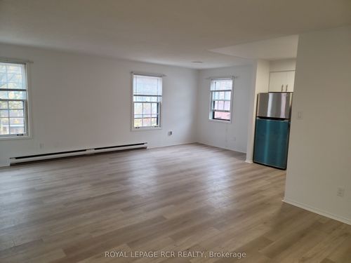 224-2 Orchard Heights, Aurora, ON, L4G3W3 | Card Image