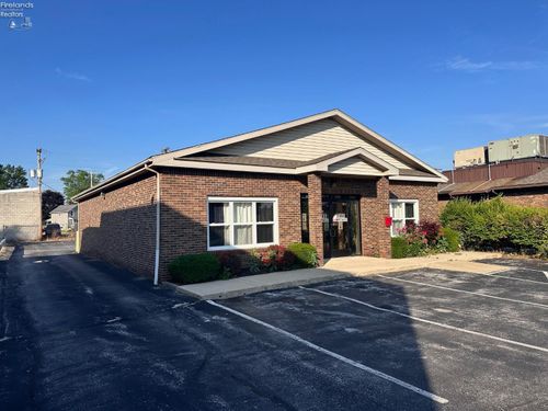 1303 W State St, Fremont, OH, 43420-2016 | Card Image