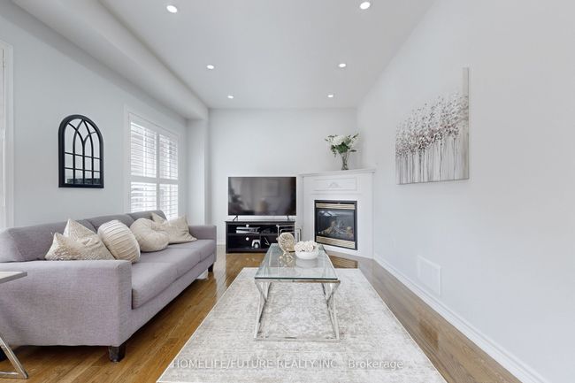 29 Wilcliff Crt, House other with 6 bedrooms, 4 bathrooms and 4 parking in Markham ON | Image 8