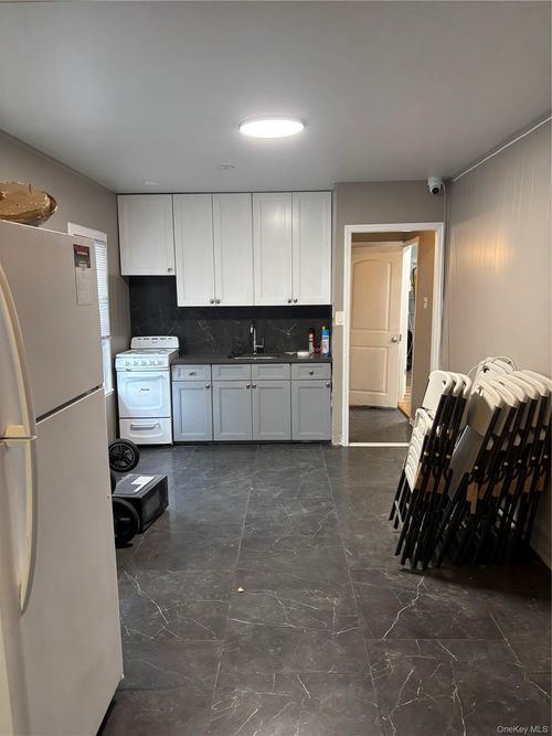 2951 Brighton 7th St, Brooklyn, NY, 11235-6300 | Card Image