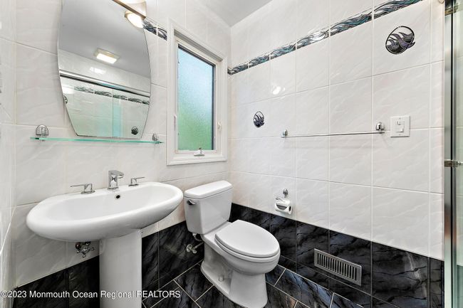 10 Edgewood Dr, House other with 5 bedrooms, 3 bathrooms and null parking in Holmdel NJ | Image 31