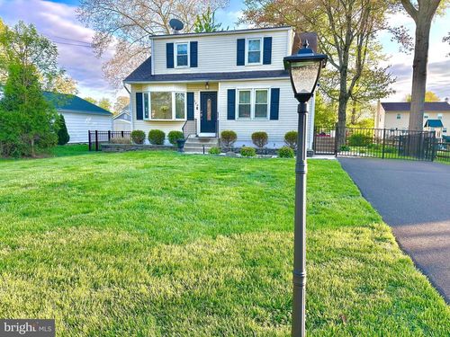 520 Olive St, WARMINSTER, PA, 18974-4638 | Card Image