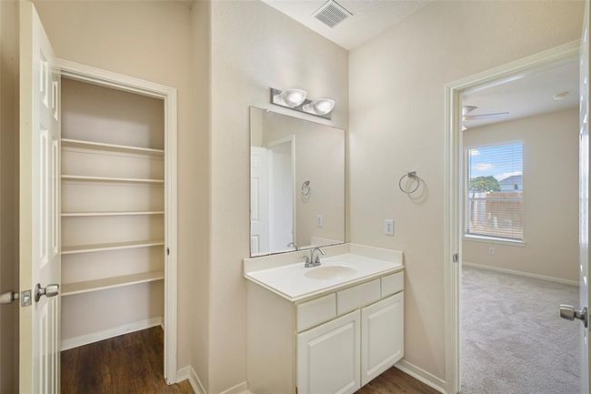 Downstairs powder room ensuite | Image 17