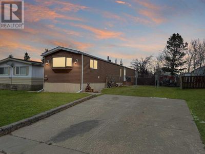 9738 120 Ave, House other with 2 bedrooms, 2 bathrooms and 2 parking in Grande Prairie AB | Image 1