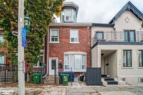 214 Gerrard St E, Toronto, ON, M5A2E6 | Card Image