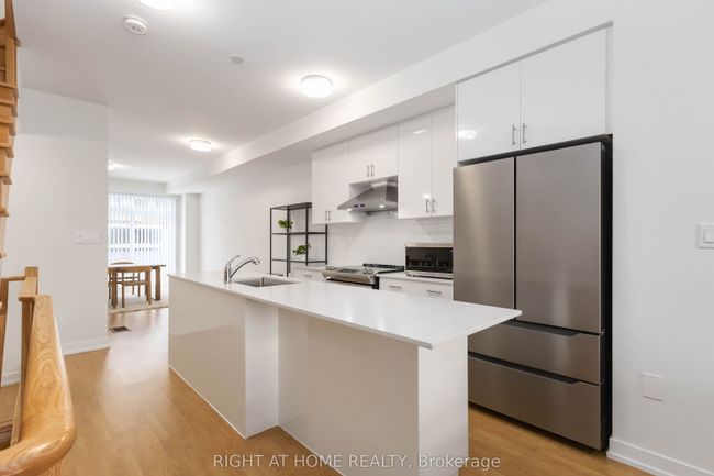 1557 Midland Ave, House attached with 4 bedrooms, 4 bathrooms and 1 parking in Scarborough ON | Image 16