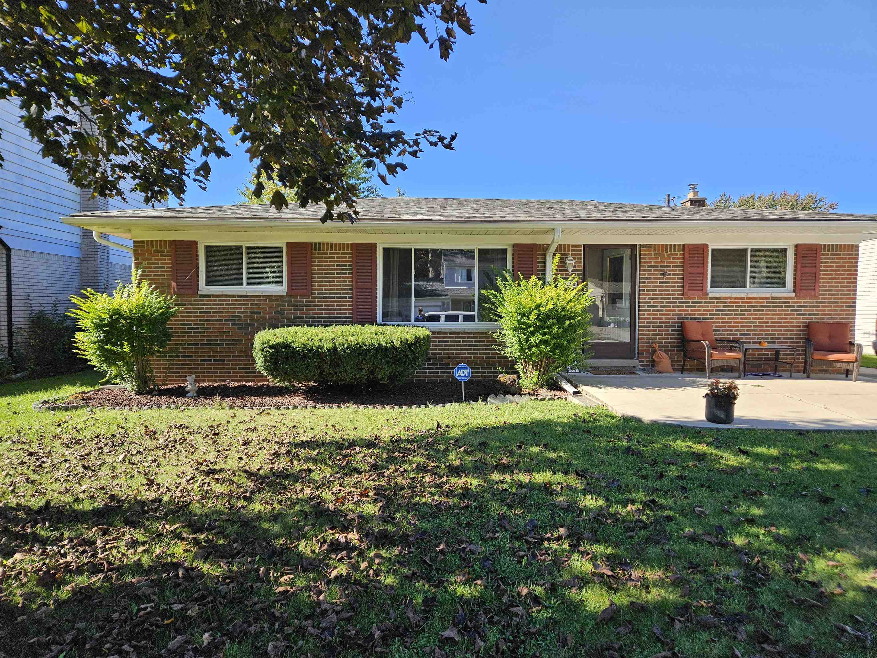 Peggy Ln, Chesterfield, MI 48047