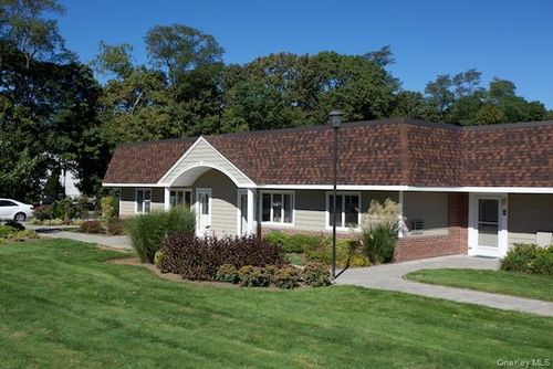 49-255 E Main Street, Islip, NY, 11730 | Card Image