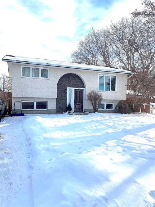 1403 Sioux Crescent Sw, Moose Jaw, SK, S6H7C8 | Card Image