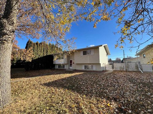 {{alt}} | Card Image