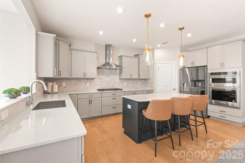 12205 Hollinhope Dr, Charlotte, NC, 28278-8671 | Card Image