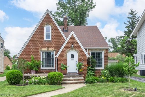 16800 Pilgrim Ave, Cleveland, OH, 44111-1026 | Card Image