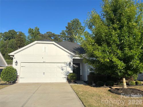 8807 Pennegrove Cir, Charlotte, NC, 28214-8137 | Card Image