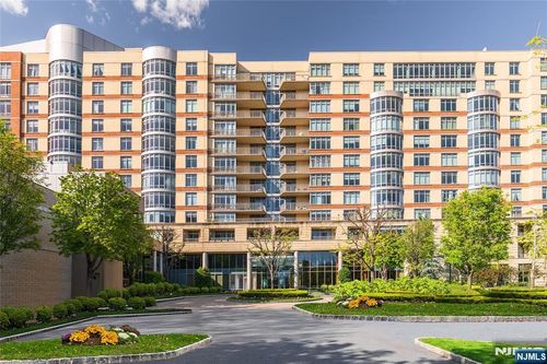 8100 River Rd, North Bergen, NJ, 07047-7204 | Card Image