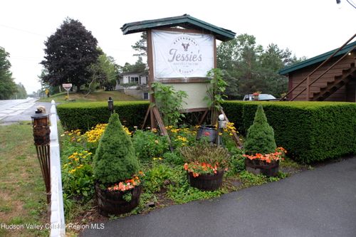 5819 Main St, Tannersville, NY, 12485-7746 | Card Image