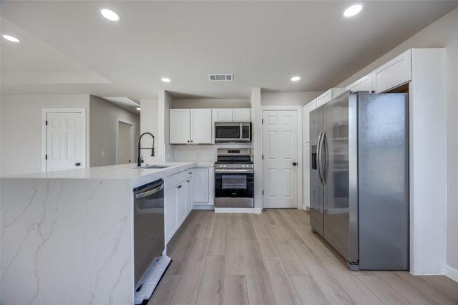 222 W Cardinal St, House other with 3 bedrooms, 2 bathrooms and null parking in Ector TX | Image 4