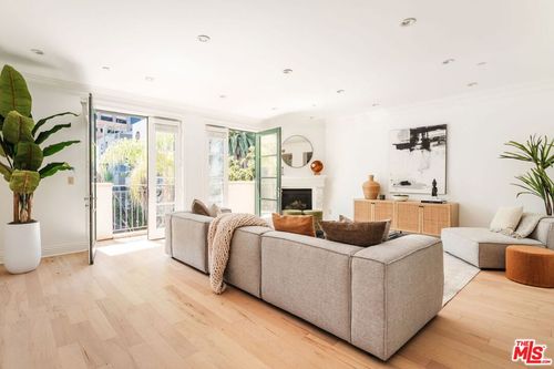 202-11749 Goshen Avenue, Los Angeles, CA, 90049 | Card Image