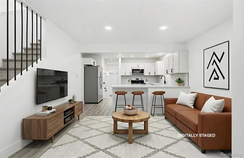 21912 E 10 Mile Rd, Saint Clair Shores, MI, 48080-1243 | Card Image