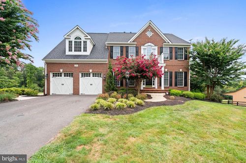 9163 Old Waterloo Rd, WARRENTON, VA, 20186-7543 | Card Image