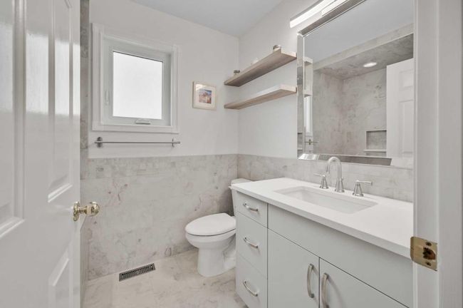 2815 Signal Hill Dr Sw, House other with 3 bedrooms, 3 bathrooms and 4 parking in Calgary AB | Image 20