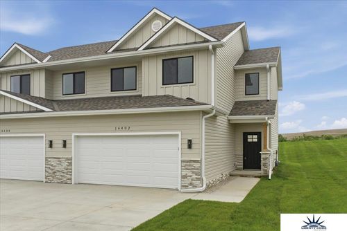 16402 Sumac St, Bennington, NE, 68007-3304 | Card Image