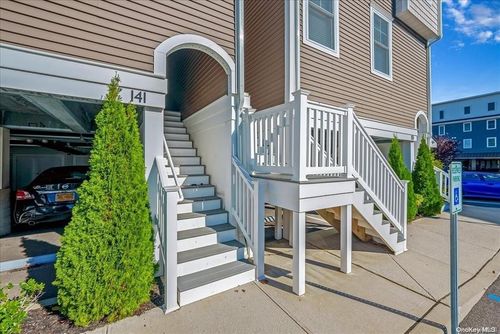 141 Marina Pointe Dr, East Rockaway, NY, 11518-2067 | Card Image