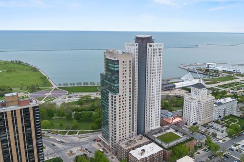 923 E Kilbourn Ave, MILWAUKEE, WI, 53202-3493 | Card Image