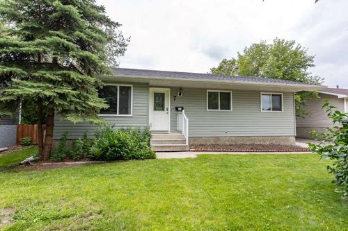 7 Garden Rd, Lacombe, AB, T4L1R5 | Card Image