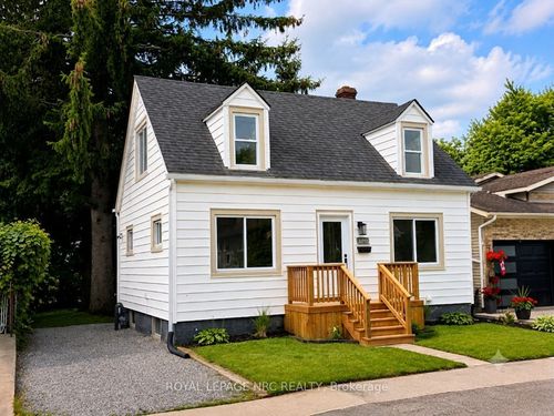 6486 Culp St, Niagara Falls, ON, L2G2C1 | Card Image