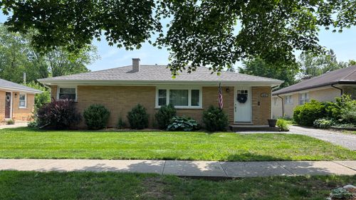 1317 N Mitchell Ave, Arlington Heights, IL, 60004-4649 | Card Image