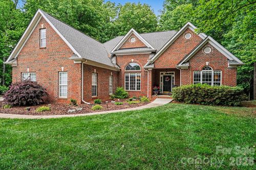 10501 Olde Irongate Ln, Mint Hill, NC, 28227-9453 | Card Image