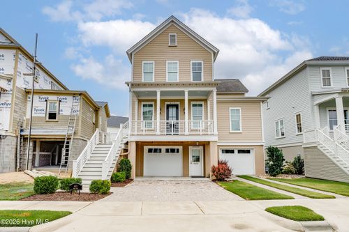 413 Moss Way, Washington, NC, 27889-5702 | Card Image