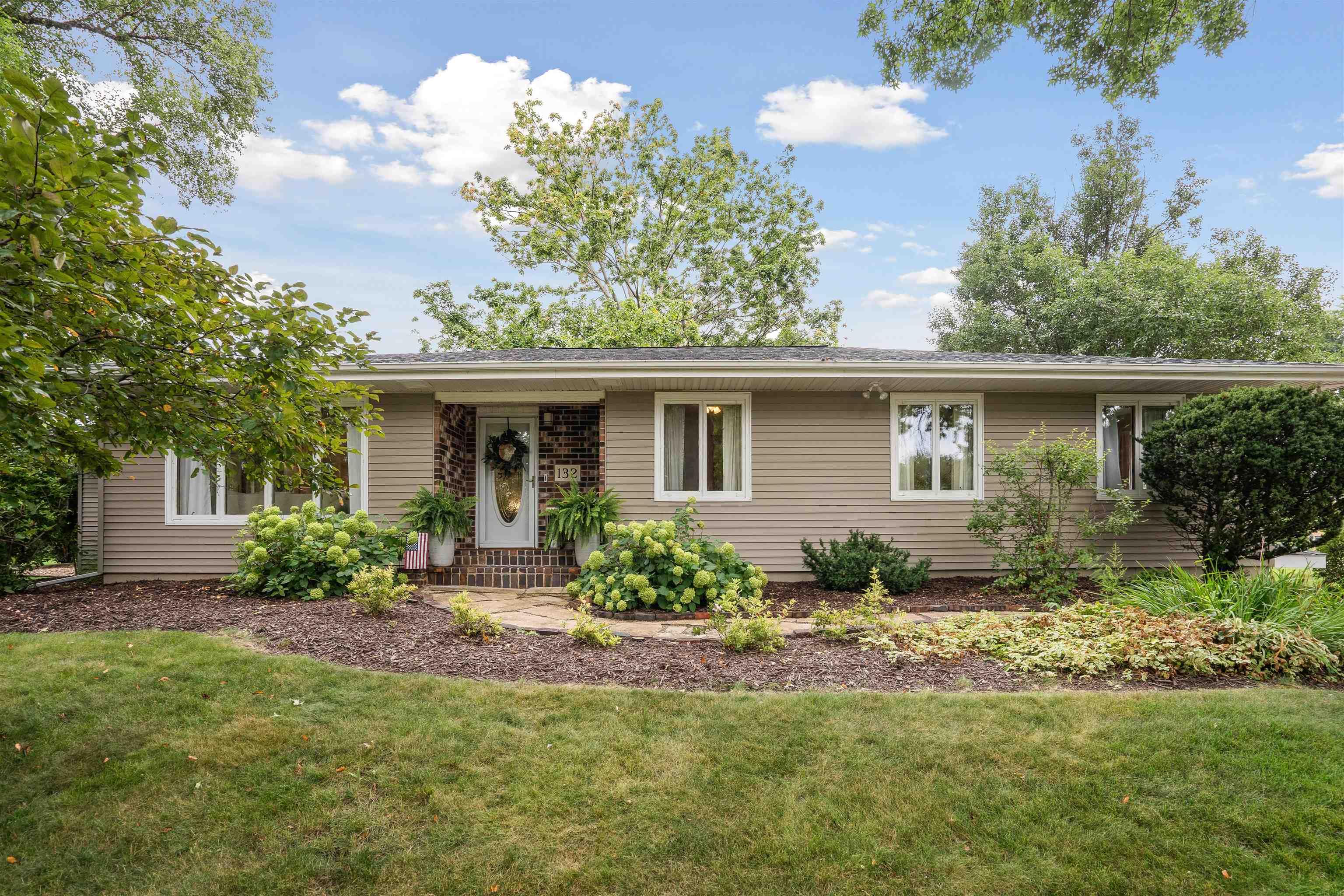 River Ridge Rd, Cedar Falls, IA 50613