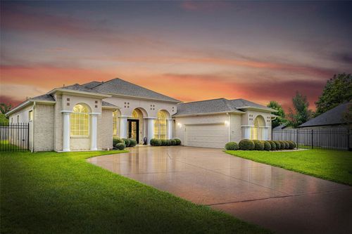 1112 Breckonridge Cir, Pearland, TX, 77581-2458 | Card Image