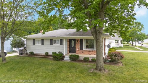 40395 Gilbert St, Plymouth, MI, 48170-4510 | Card Image