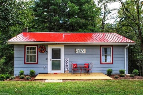 870 Layell Rd, Elkin, NC, 28621-9252 | Card Image