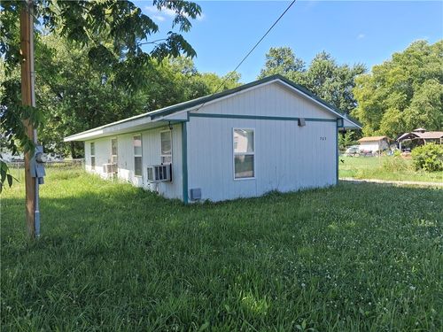 303 W 8th St, Green Forest, AR, 72638-3421 | Card Image