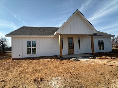 518 Strong St, Bowie, TX, 76230-5523 | Card Image