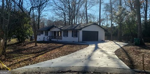 841 Woods Ct, Lawrenceville, GA, 30044-3679 | Card Image