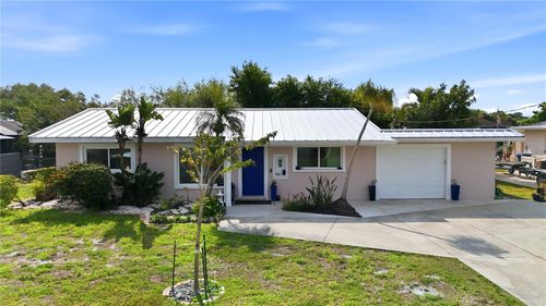 704 Portia St N, NOKOMIS, FL, 34275-2372 | Card Image