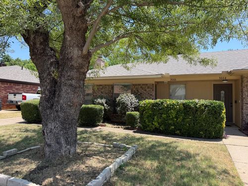 3006 Post Oak Dr, Euless, TX, 76039-7849 | Card Image