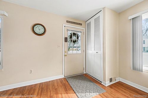 38073 Sherwood St, Westland, MI, 48185-3317 | Card Image