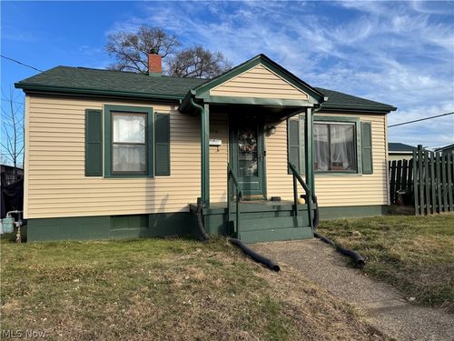 1096 Sevall St, Zanesville, OH, 43701-5323 | Card Image