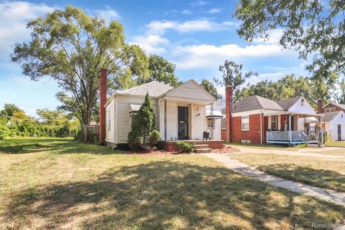 18668 Warwick St, Detroit, MI, 48219-2843 | Card Image